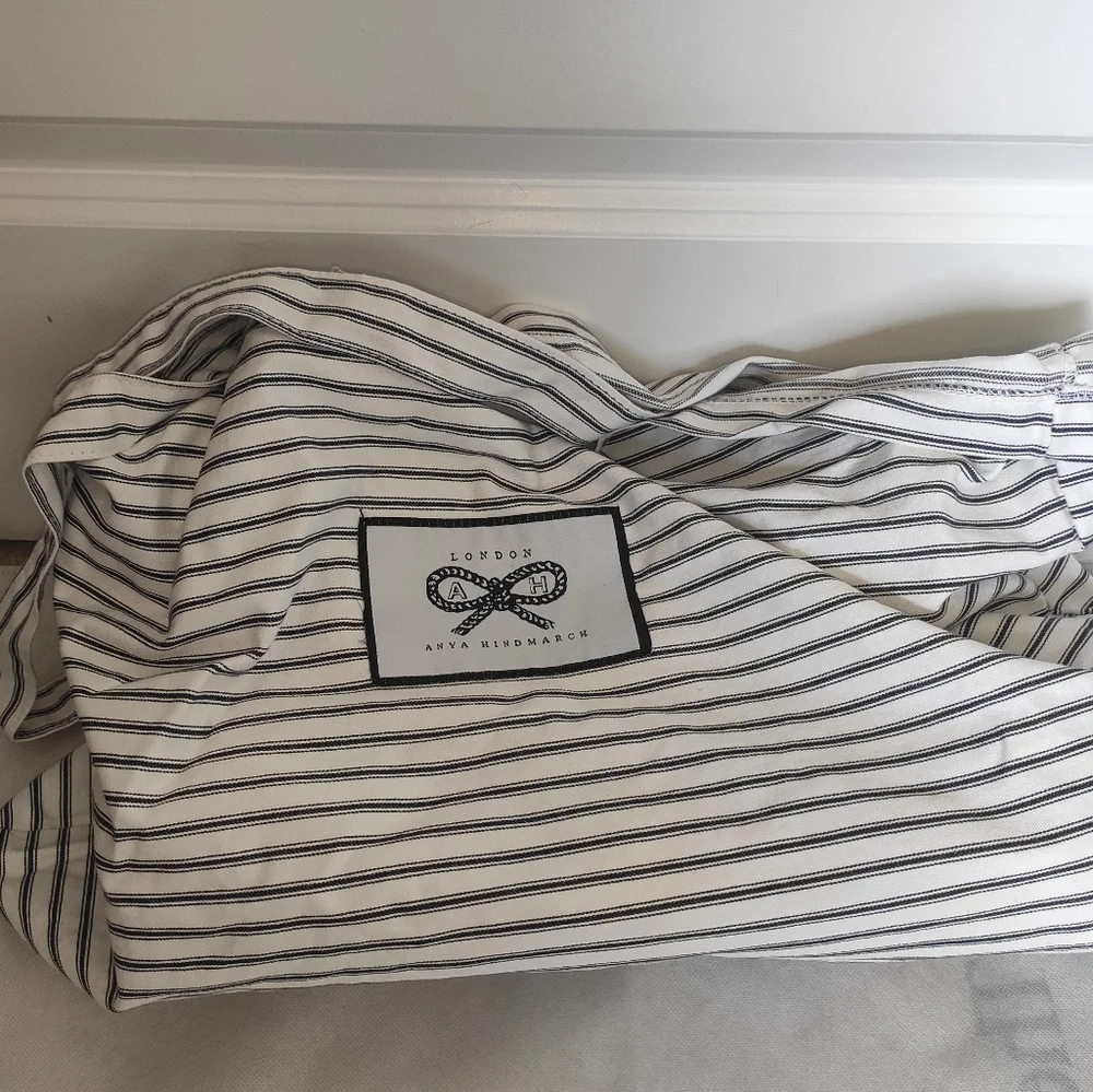 Anya Hindmarch Ivory Patent Leather Lautner Hobo